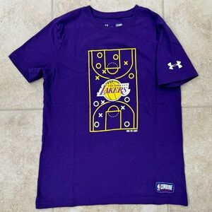 Under Armour Boys' LA Lakers T-Shirt
Color: Purple/Gold
Size: Youth Medium